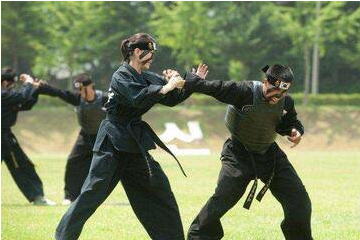 女子防身术基本要求之搏斗的勇气和格斗技术运用